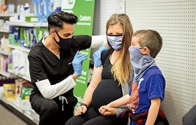 美國，幾乎全紅了！一個月，全美98.2%為重高風險地區(qū)！兩州拒絕實行“口罩強制令”