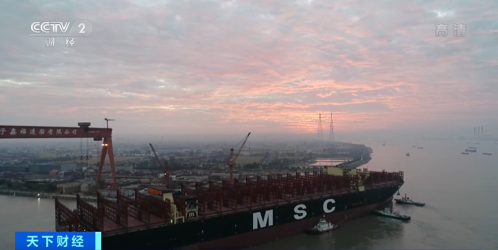 24346TEU！全球最大2艘“巨無霸”入江！