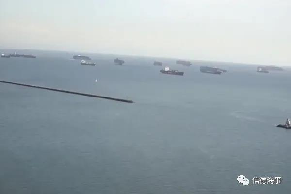 擁堵愈發(fā)嚴(yán)重！23艘集裝箱船在加州錨地壓港待泊